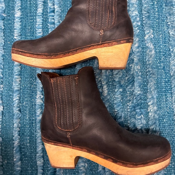 Frye boots - Picture 1 of 5
